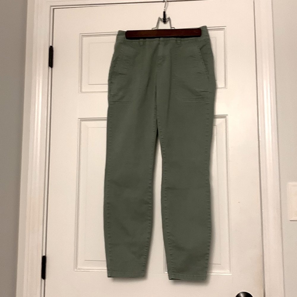 Vineyard vines green kaki pants with bow